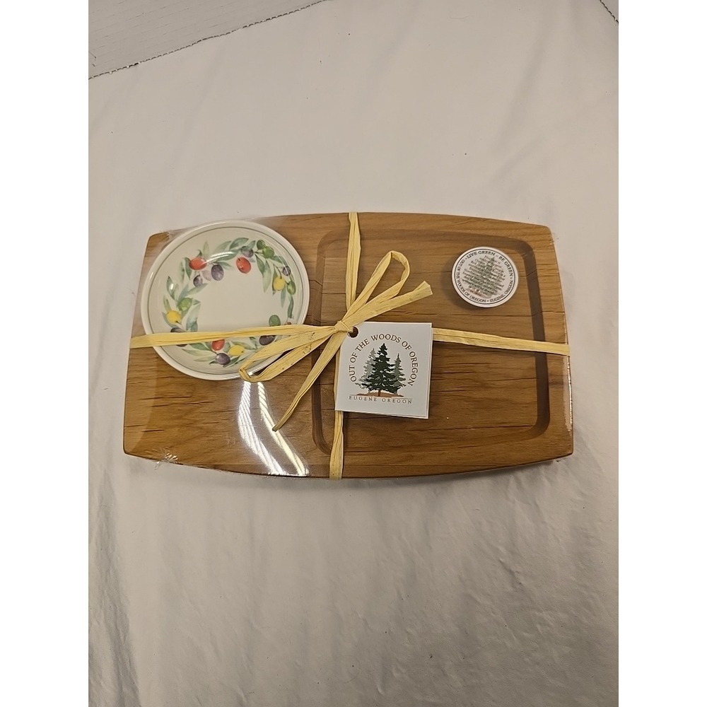 Out Of‎ The Woods Solid Red Alder Appetizer Board With Olive Wreath Bowl